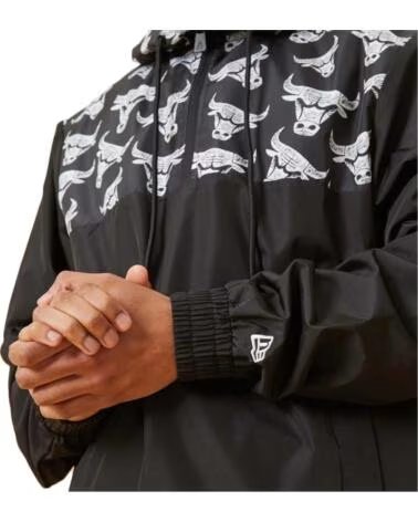 NEW ERA GIACCA 12893167 CON STAMPA BULLS NEGRO