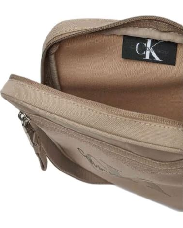CALVIN KLEIN BOLSO SPORT ESSENTIALS EN COLOR PARA HOMBRE BEIGE