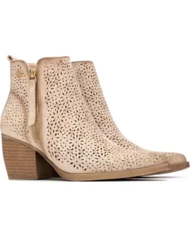XTI 145037 STIEFELETTEN MIT PERFORATIONEN UND GEOMETRISCHEM ABSATZ BEIGE