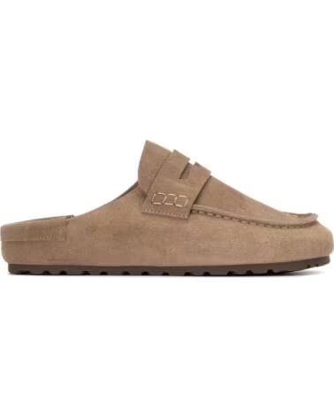 XTI MOCASSINS TIPO SOCA 145498 EM CAMURÇA COR TAUPE