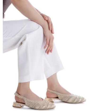 SCARPE ELEGANTI XTI MODELLO 145271 CON FINITURA ORO METALLICO METáLICO