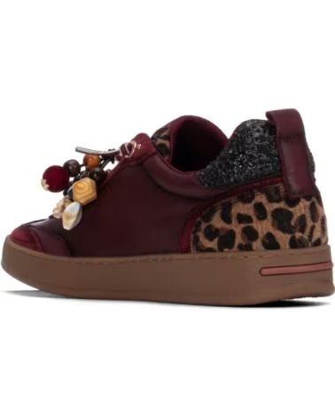 CARMELA 164152 BORDEAUX CASUAL SNEAKER MIT VERZIERUNGEN BURDEOS