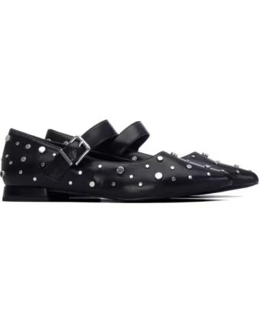 XTI 146073 SAPATOS PLANOS COM TACHAS E FIVELA NEGRO