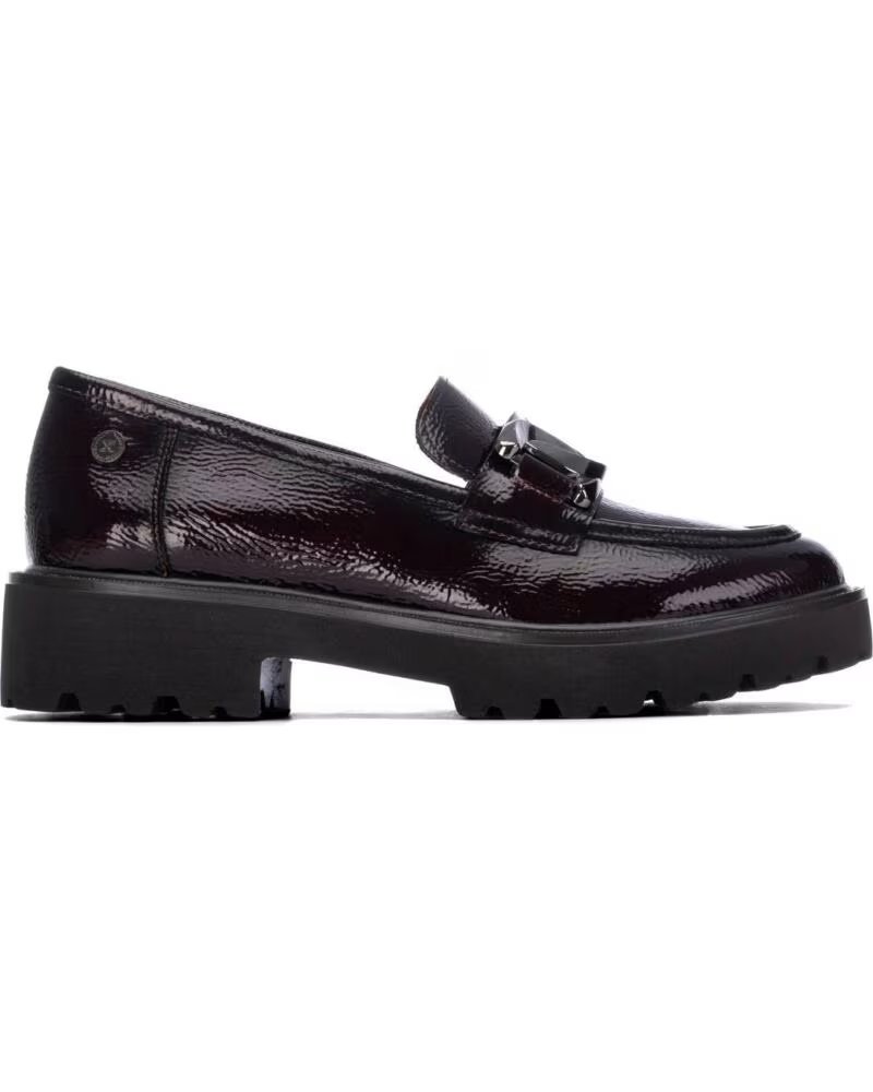 XTI 146258 BURGUNDY LOAFER WITH BUCKLE AND TRACK SOLE BURDEOS