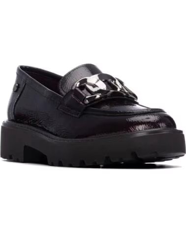 XTI 146258 BURGUNDY LOAFER WITH BUCKLE AND TRACK SOLE BURDEOS