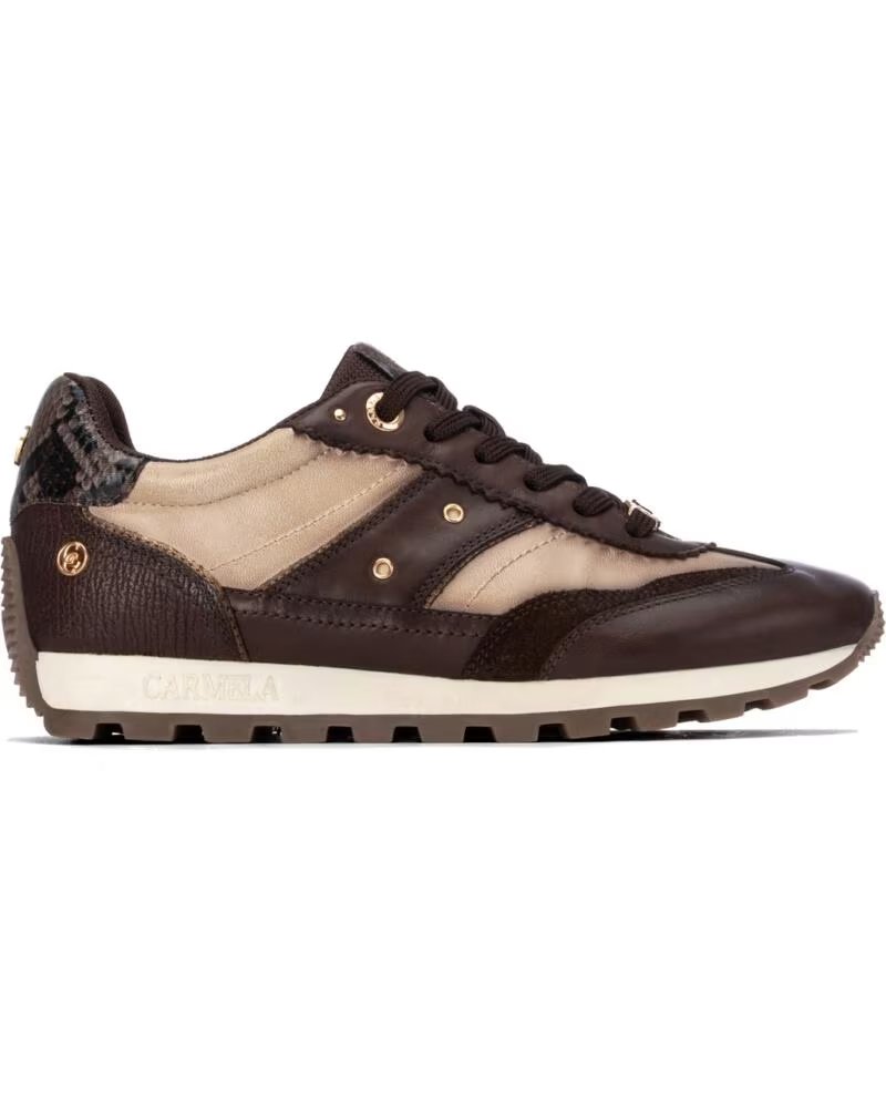 CARMELA 164238 ZAPATILLAS MARRONES DE ESTILO CASUAL CON DETALLES METÁLICOS MARRON
