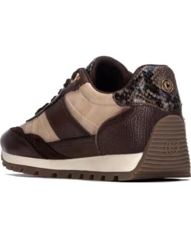 CARMELA 164238 ZAPATILLAS MARRONES DE ESTILO CASUAL CON DETALLES METÁLICOS MARRON