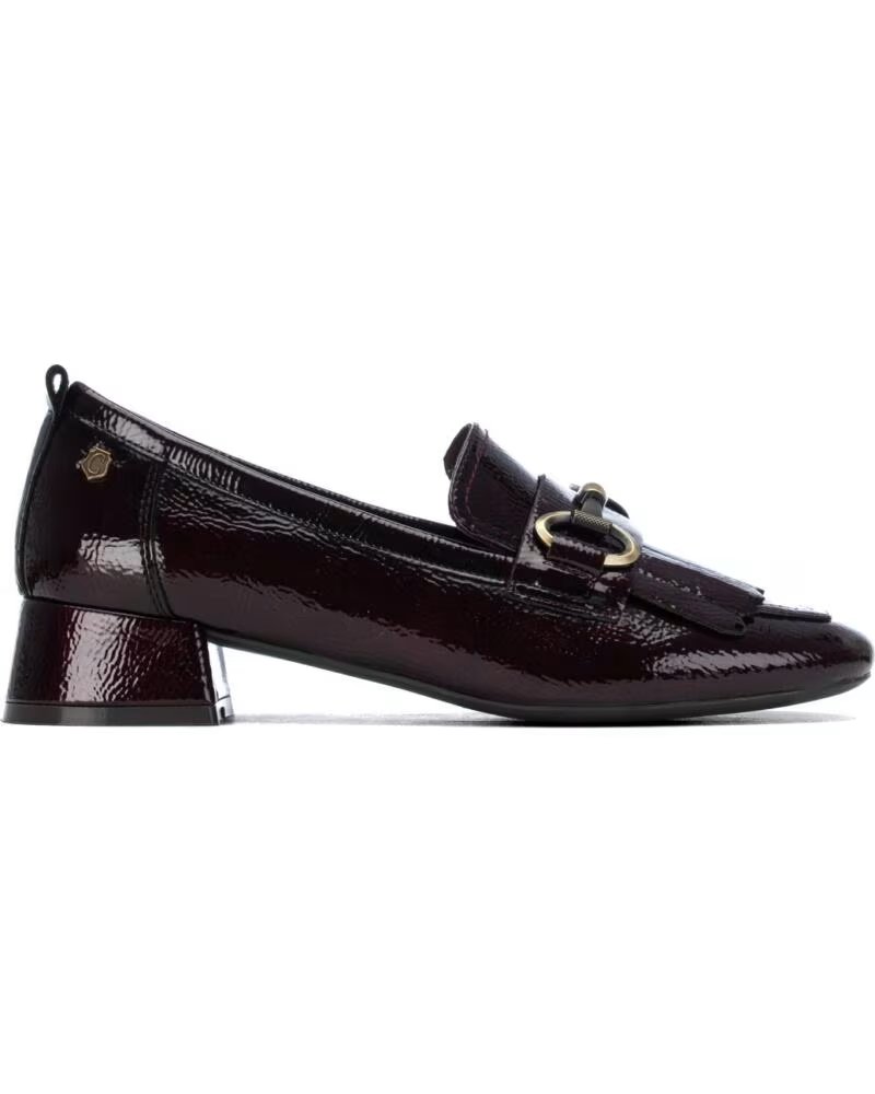 CARMELA MOCASINES DE CHAROL CON TACÓN Y HEBILLA 164362 BURDEOS