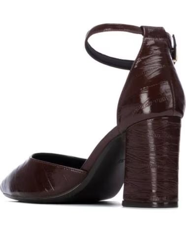 XTI SAPATOS DE SALTO LARGO E BICO FINO 146441 EM CASTANHO MARRON