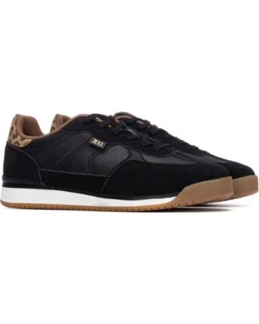 XTI ZAPATILLAS DEPORTIVAS 146273 EN COLOR NEGRO CON DETALLES ESTAMPADOS