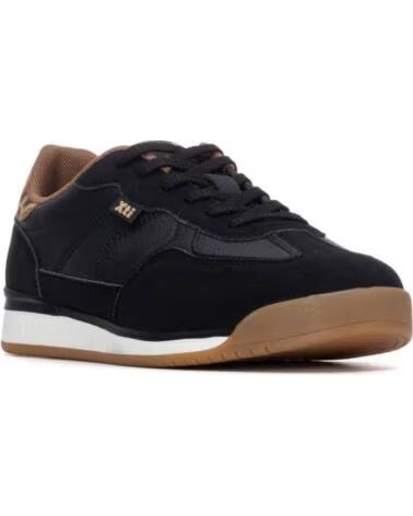 XTI ZAPATILLAS DEPORTIVAS 146273 EN COLOR NEGRO CON DETALLES ESTAMPADOS