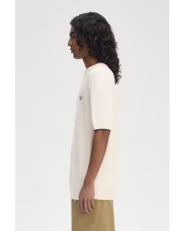 FRED PERRY T-SHIRT EN TRICOT AVEC TEXTURE À L´AVANT S64ECRU