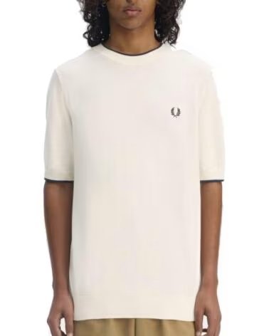FRED PERRY T-SHIRT EN TRICOT AVEC TEXTURE À L´AVANT S64ECRU