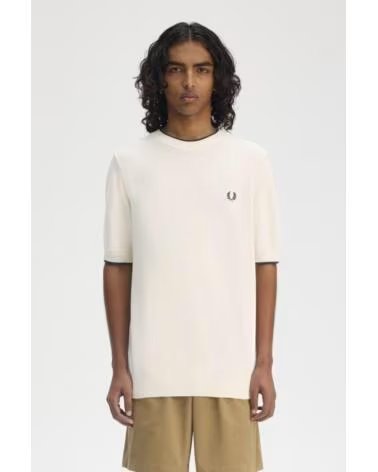 FRED PERRY T-SHIRT EN TRICOT AVEC TEXTURE À L´AVANT S64ECRU