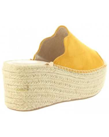 Chaussures compensées pour Femme CHIKA10 VALERIA 05 AMARILL-MOSTZ