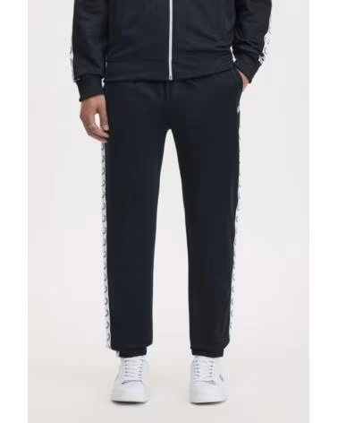 PANTALÓN DE CHÁNDAL TAPED TRACK FRED PERRY NEGRO BLACK