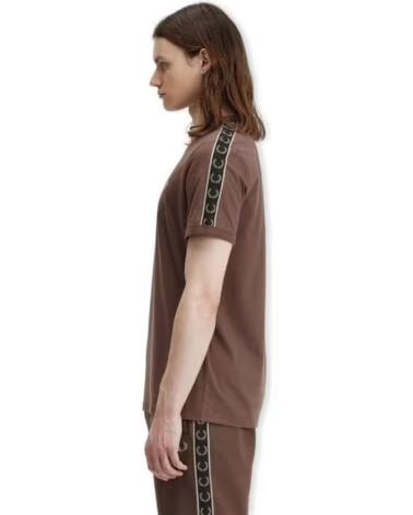 T-SHIRT FRED PERRY TAPED RINGER CARRINGTON BRICK WARM GREY BROWN