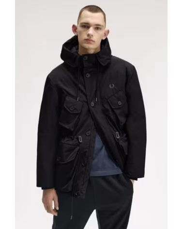 VÊTEMENTS D´EXTÉRIEUR MATELASSÉS FRED PERRY AVEC POCHES PLAQUÉES EN NOIR BLACK