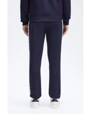 FRED PERRY PANTALÓN DE CHÁNDAL TAPED TRACK PANT CARBON BLUE NAVY