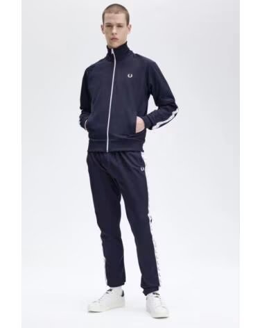 FRED PERRY PANTALÓN DE CHÁNDAL TAPED TRACK PANT CARBON BLUE NAVY