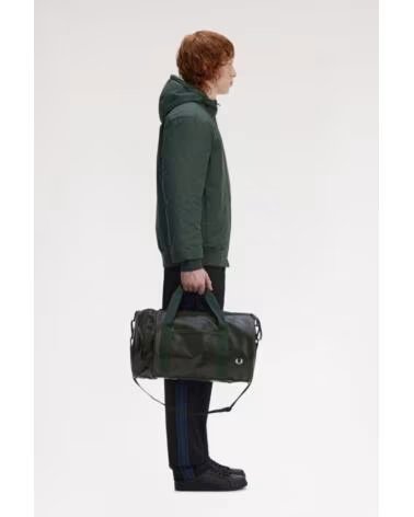 FRED PERRY TONAL PU BARREL SPORTTASCHE NIGHT GREEN DARK