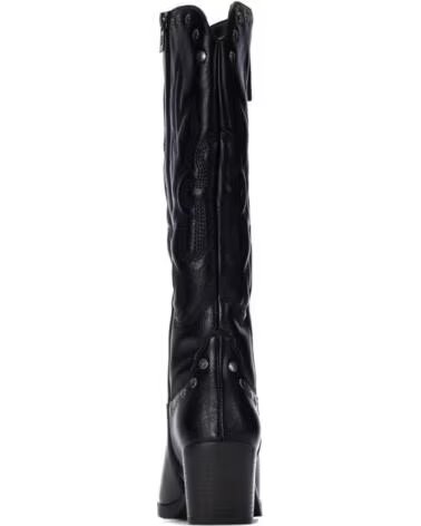 BOTAS ALTAS ESTILO COWBOY XTI 146240 CON TACHUELAS NEGRO