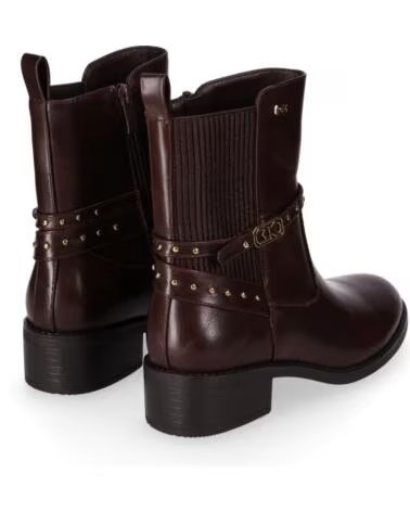 CHIKA10 ENARA 03 BOTAS FEMININAS EM COURO SINTÉTICO CASTANHO COM SALTO MÉDIO MARRON-BROWN