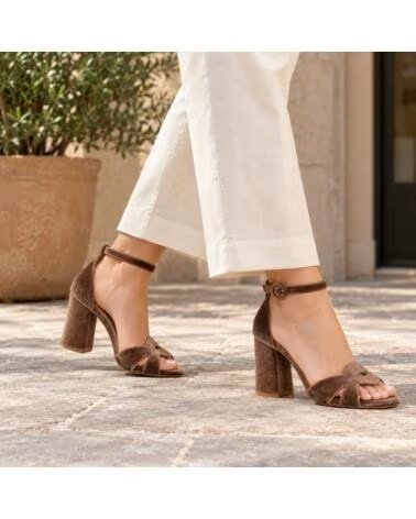 MONTEVITA ALMERIA SANDALI CON TACCO IN VELLUTO TAUPE 1438021
