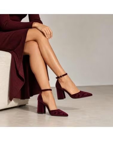 MONTEVITA SALERNO BURGUNDY SAMT PUMPS MIT BESTICKUNG