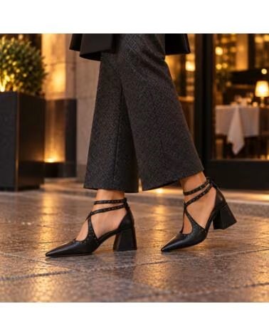 MONTEVITA SIENAZA SAPATOS DE SALTO COM TACHAS BLACK