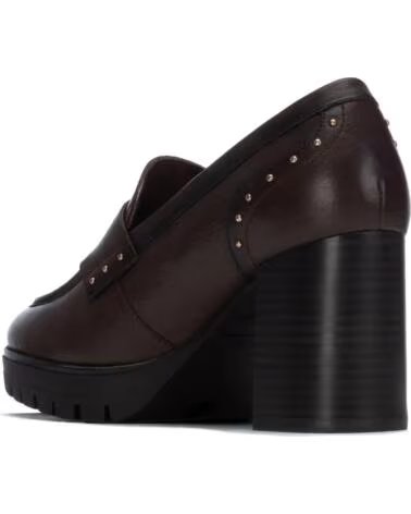 MOCASSINS DE SALTO ALTO CARMELA 164281 CASTANHOS COM BORLAS E TACHAS MARRON