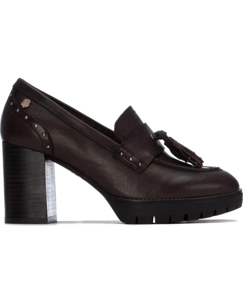 MOCASSINS DE SALTO ALTO CARMELA 164281 CASTANHOS COM BORLAS E TACHAS MARRON