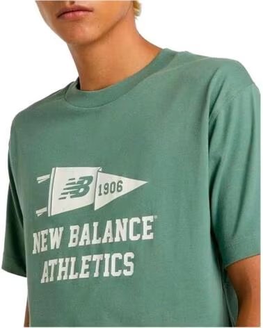 NEW BALANCE T-SHIRT VARSITY PENNANT MT51924 DKJ VERDE