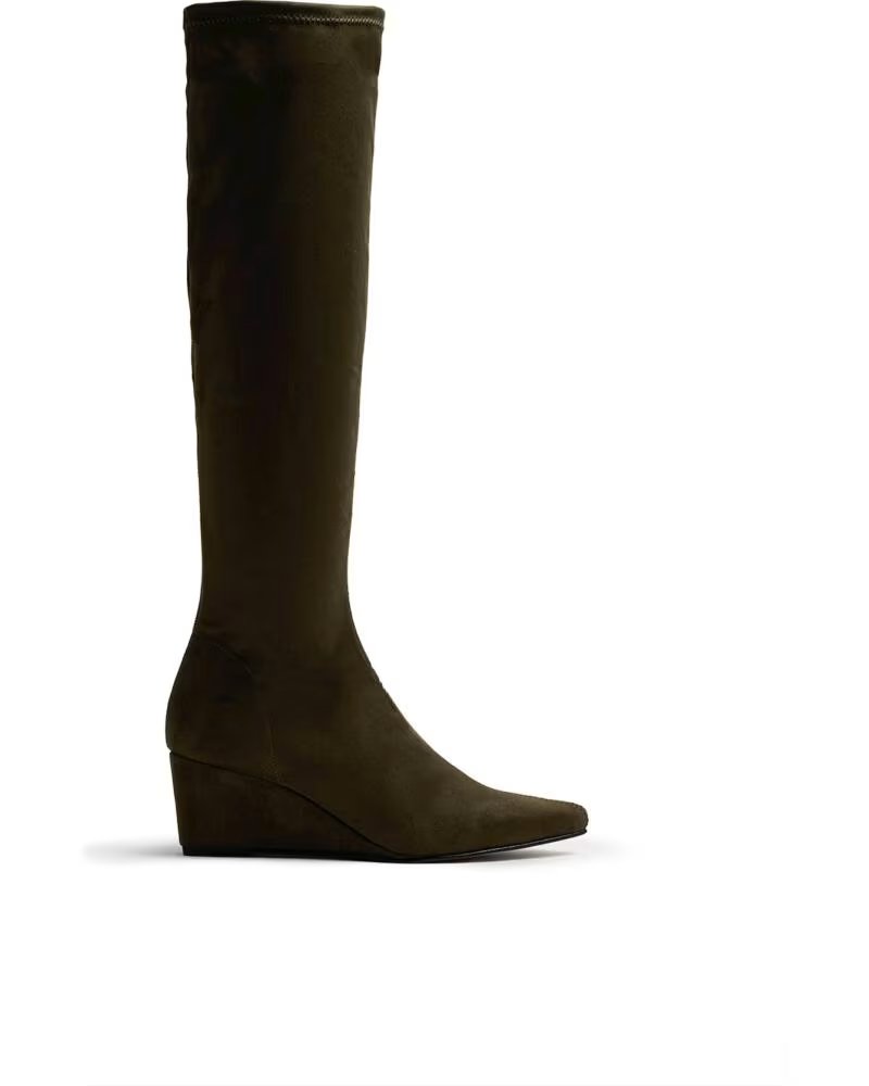 BOTA ALTA DE CUNHA MTNG 55256 EM BEGE COM BIQUEIRA AFUNILADA BEIGE