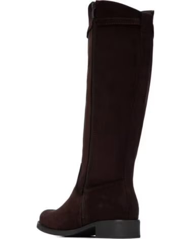 BOTAS ALTAS XTI 130786 ESTILO CLÁSSICO EM CASTANHO COM DETALHE DE FIVELA MARRON