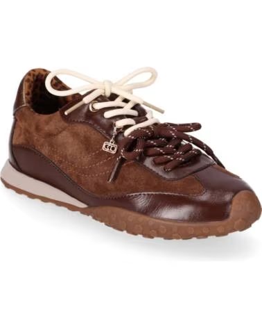 CHIKA10 VEGA 01 ZAPATILLAS DEPORTIVAS DE PIEL Y SERRAJE PARA MUJER CUERO-TAN