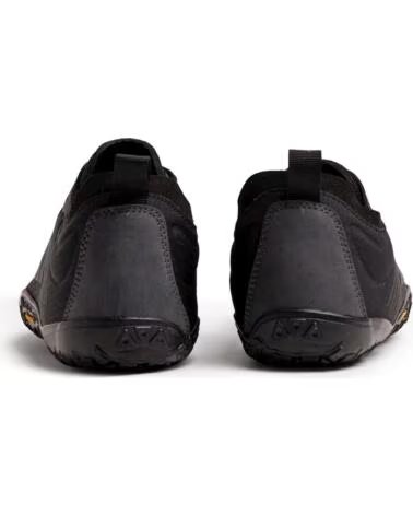 ZAPATILLAS DEPORTIVAS MTNG 71012 BAREFOOT EN COLOR NEGRO