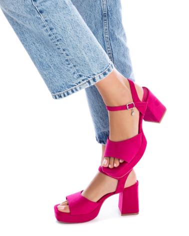 Sandalen für Damen XTI 141471 FUCSIA