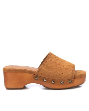Zuecos de Mujer CARMELA 160635 CAMEL