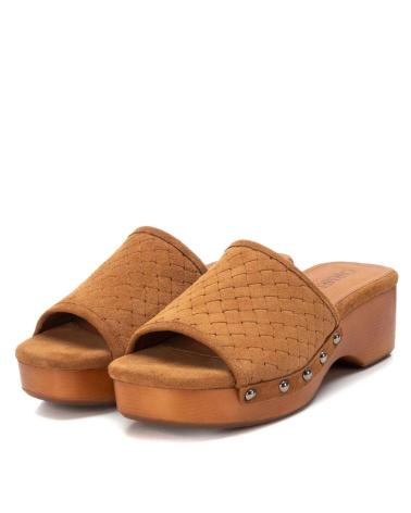 Zuecos de Mujer CARMELA 160635 CAMEL