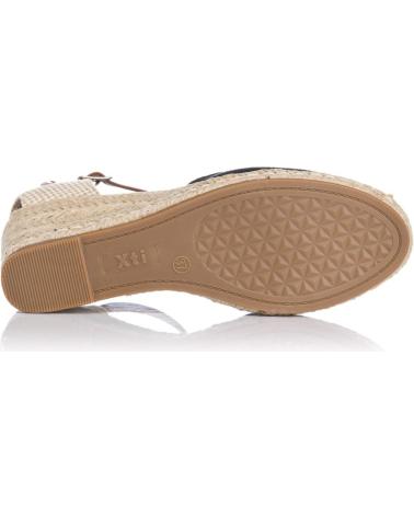 XTI 140746 ZAPATO SRA NEGRO