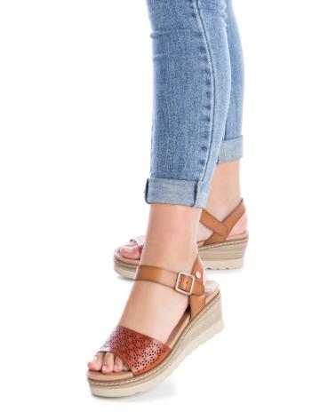 Sandali per Donna XTI 140906 CAMEL
